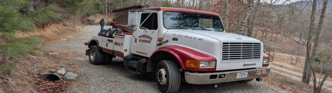 Emergency Towing Service-Tommy Gambrel company banner