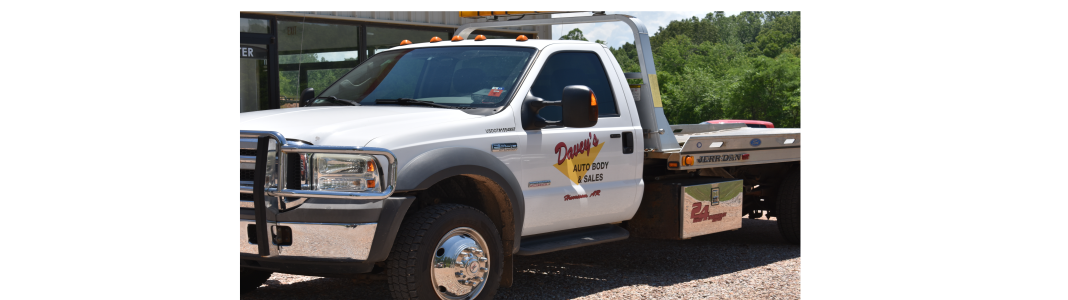 Davey's Auto Body & Sales company banner